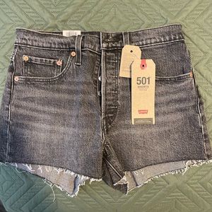 NWT Levi 501 shorts size 27